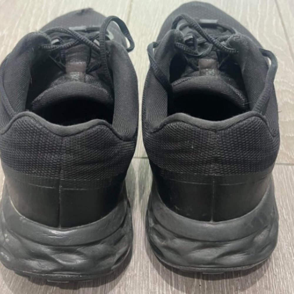 Men's Nike Athletic Shoes - Picture 4 of 4
